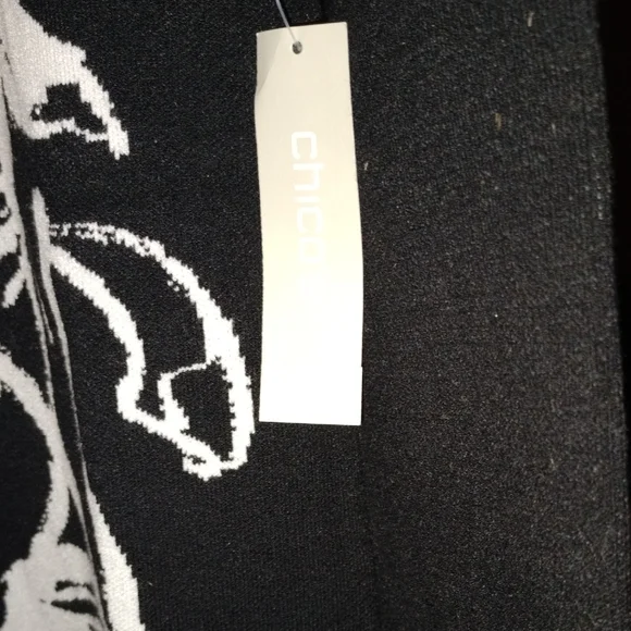 Chico's Black and White Floral Women's Sweater NWT - Picture 2 of 4